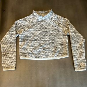 EUC Girl’s Zella Pullover Sweatshirt. Soft and cozy! Size: Girl’s Medium, 8-10.